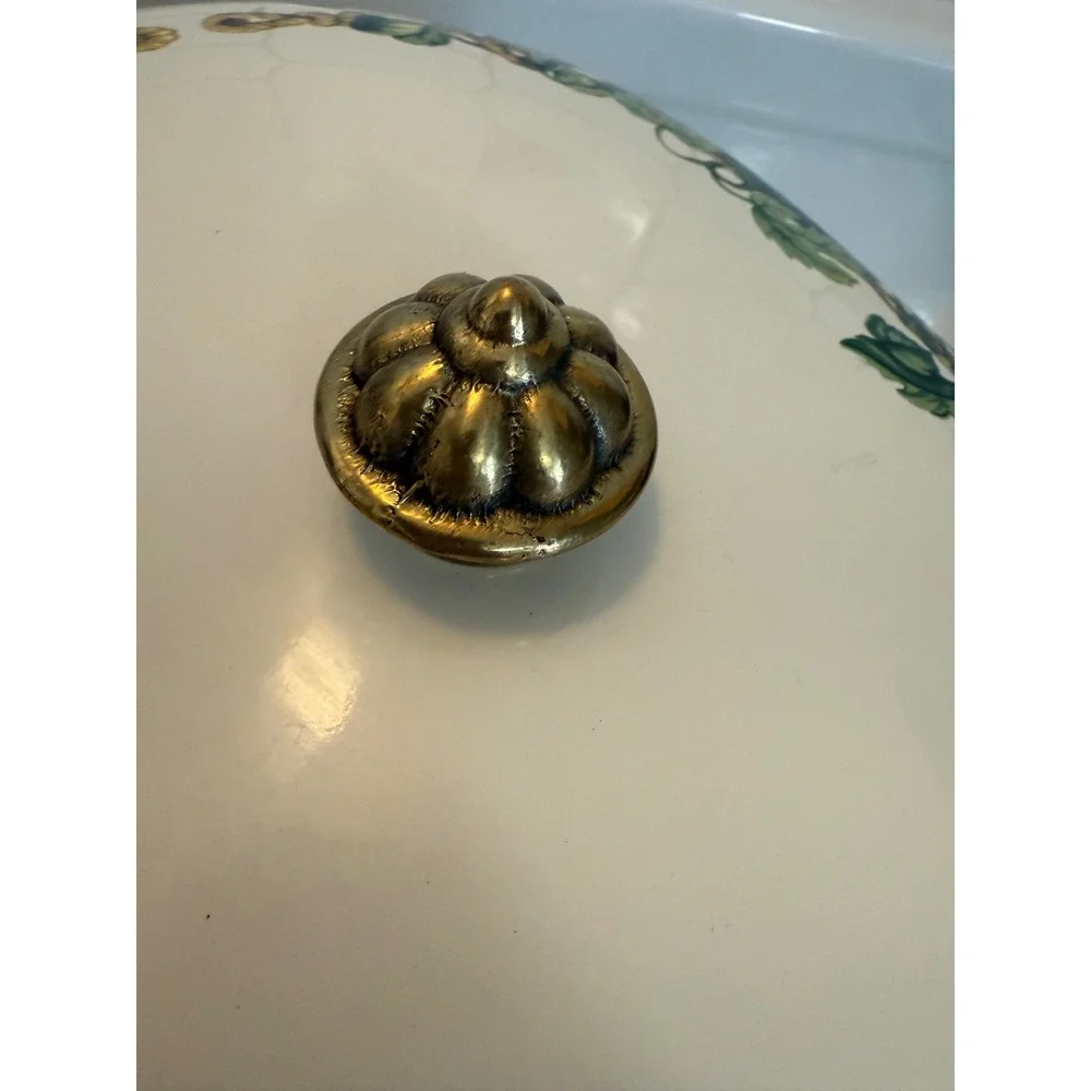 Vintage Fruit Motif Enamelware Roasting Pan with Lid and Rack Brass Handles - Picture 4 of 12